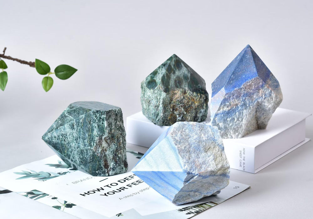 VIZYTOU Blue Aventurine wand makes a thoughtful gift for crystal lovers.