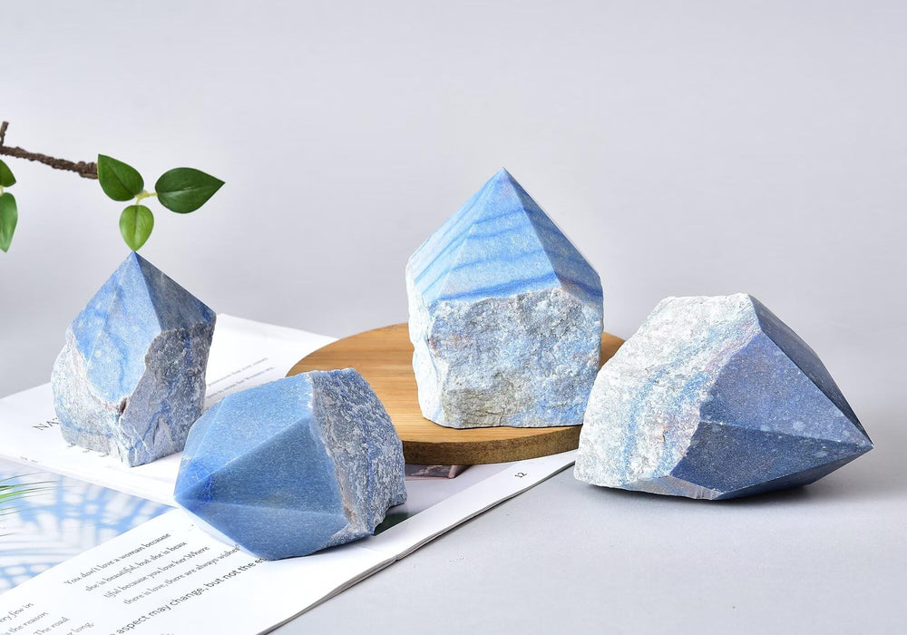 VIZYTOU Blue Aventurine wand suited for yoga and chakra work to focus energy.