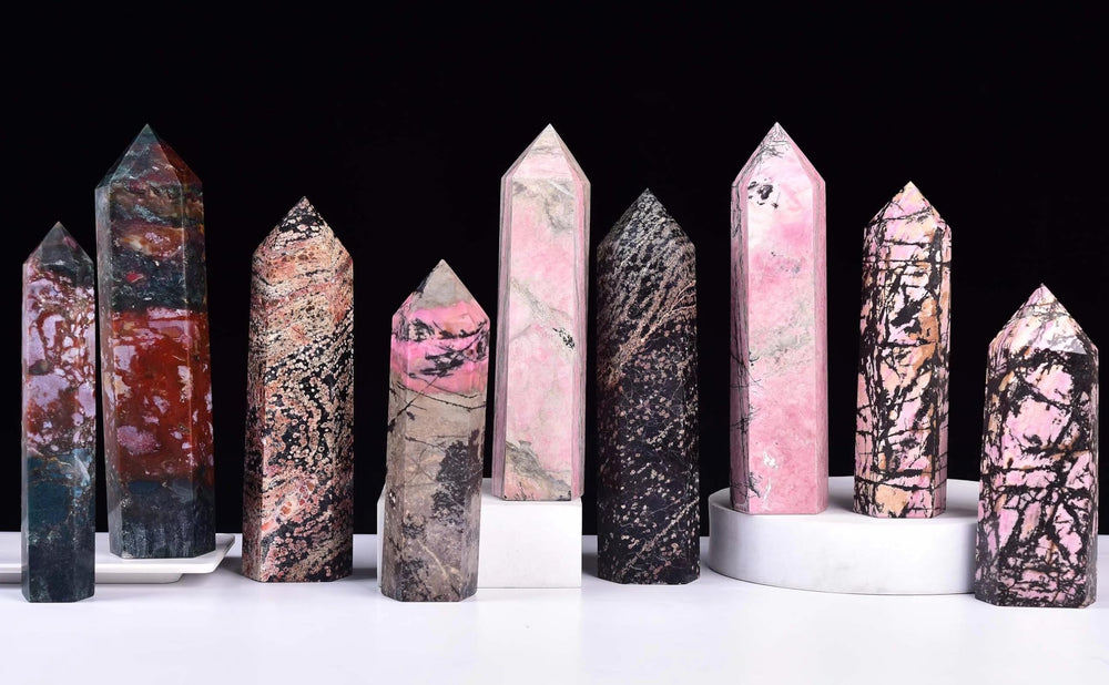 Vizytou Gold Snowflake Obsidian Tower side angle showing facets
