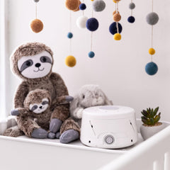 Corded Yogasleep Dohm Classic White facilitates plug-in use
