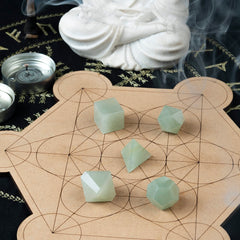 ZAICUS Green Jade tetrahedron stone for energy flow during meditation and Reiki.