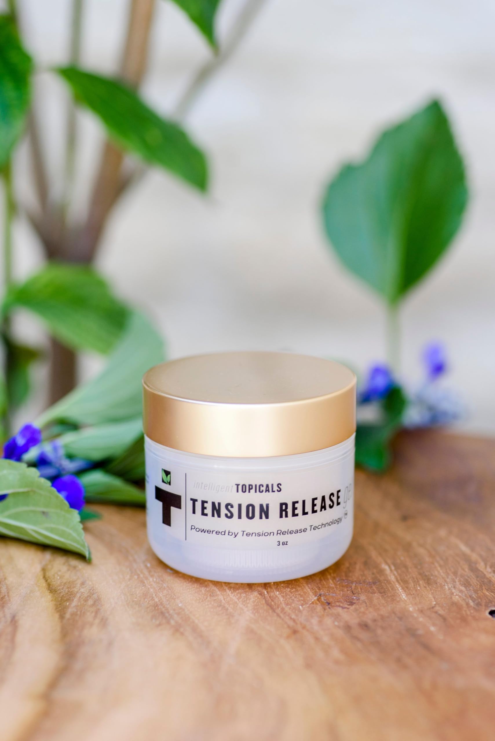 3rd Rock Essentials gel texture spread shows rich all natural ingredients