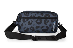 40Winkz two-way zipper closure for secure access and easy handling.
