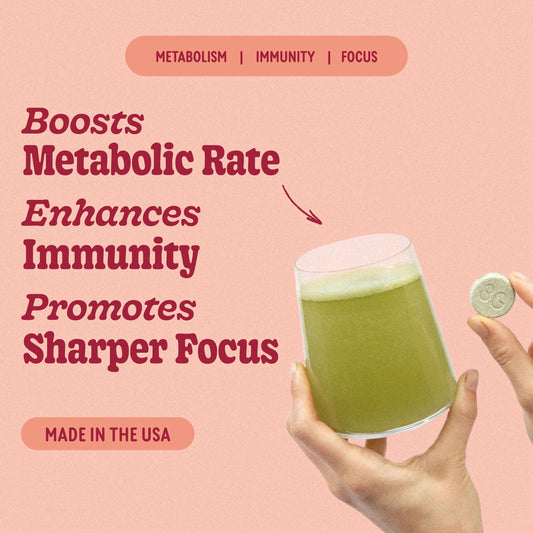 8Greens tablets dissolving in water peach flavor for refreshing hydration