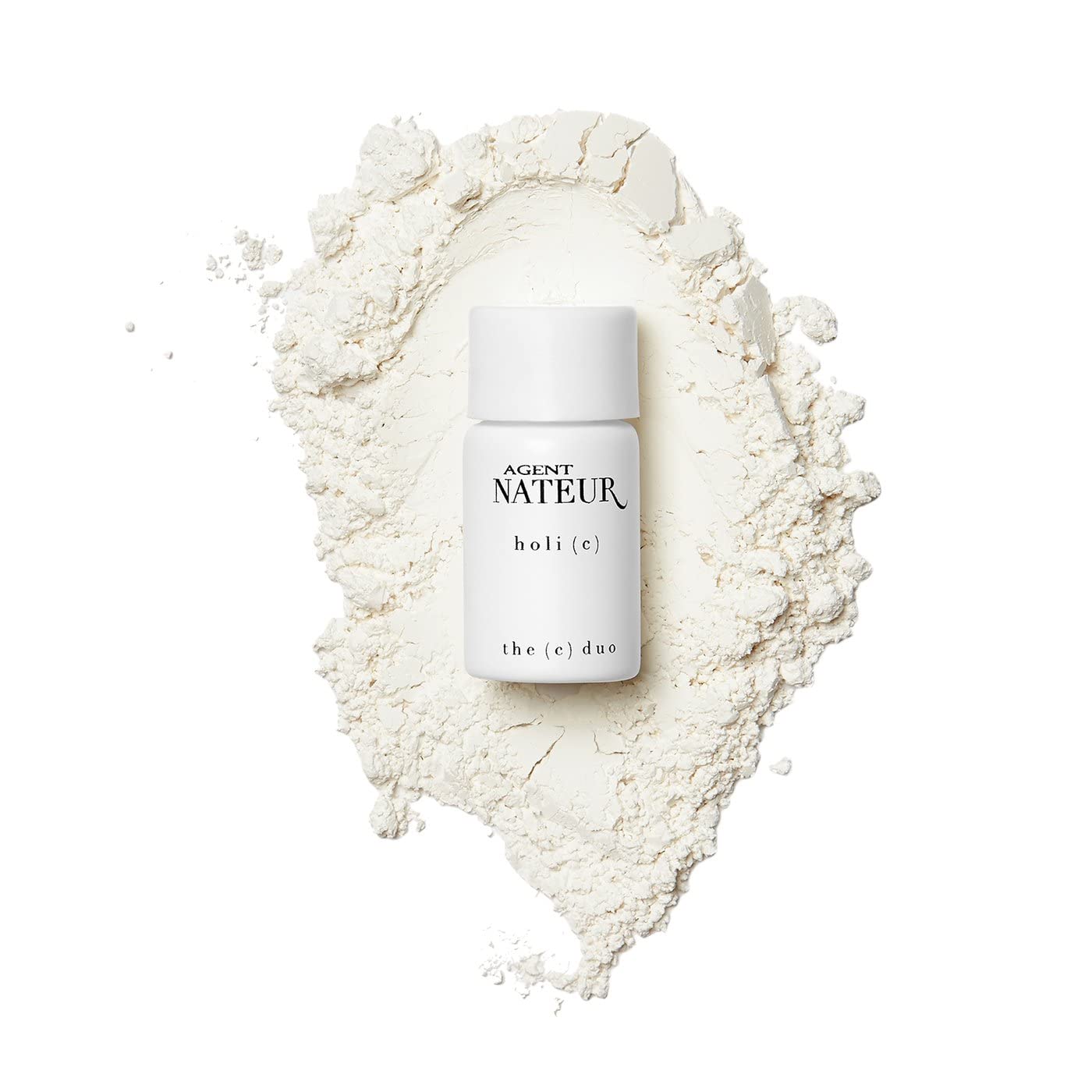 Agent Nateur holi (c) duo being gently patted onto the skin for a fresh, smooth feel