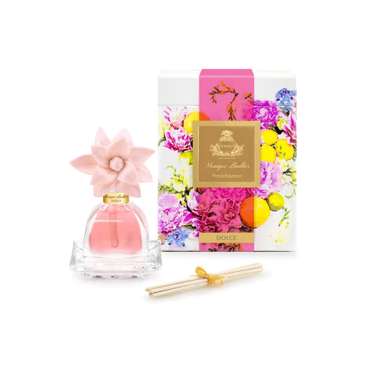 AGRARIA PetiteEssence bottle and flowers diffuser for elegant, long-lasting fragrance.