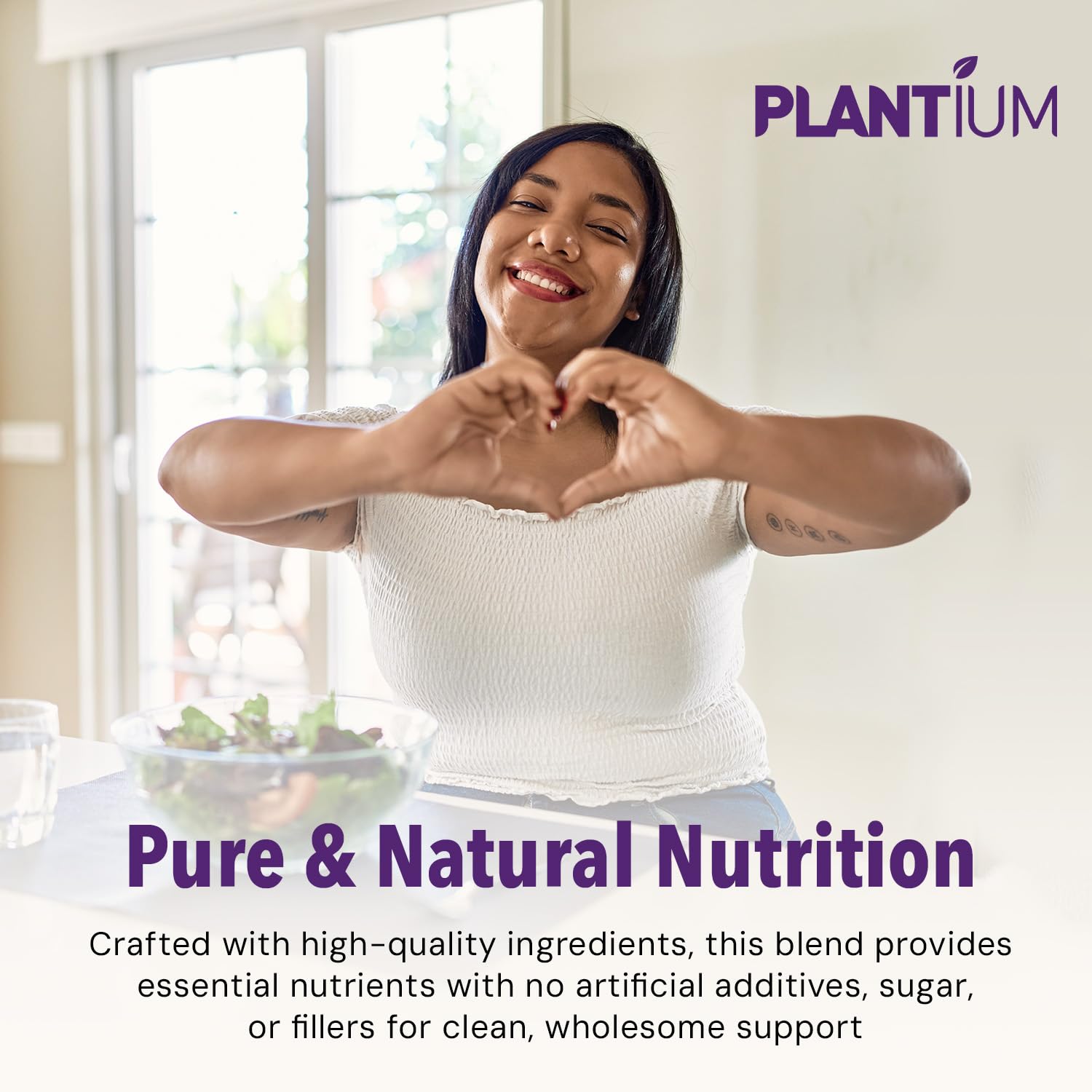 AMAXI Plantium Total Nutrition scoop with shake, ready to fuel your day