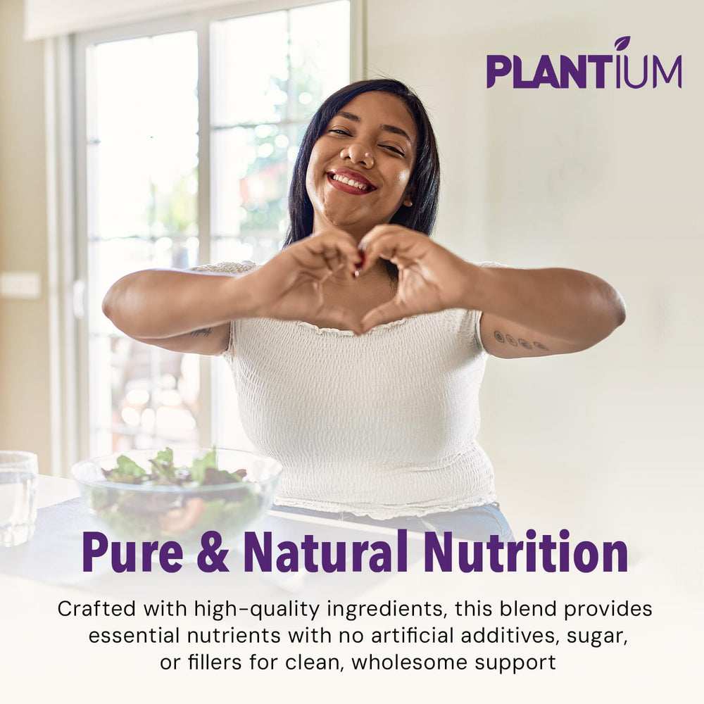 AMAXI Plantium Total Nutrition scoop with shake, ready to fuel your day