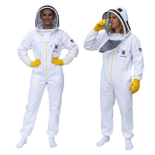American Bee Beekeeping Suit front zipper enables easy on and off.