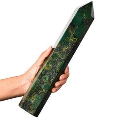 AMOYSTONE emerald green quartz obelisk with six facets for focused meditation