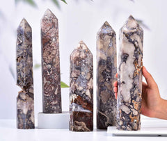AMOYSTONE gift-ready wand presents a thoughtful option for crystal lovers.