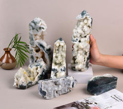 AMOYSTONE 4-6 inch tower with dendritic art as a portable gallery