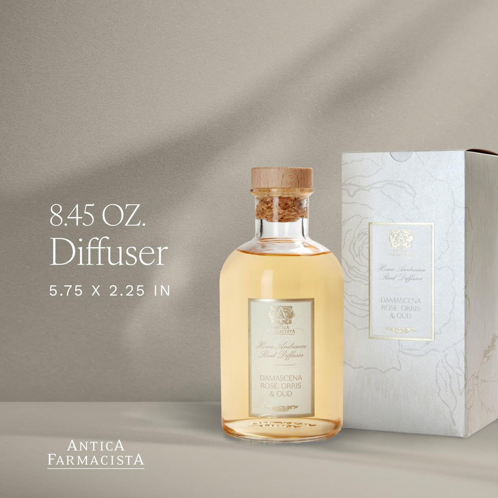 Antica Farmacista reed diffuser close-up shows even diffusion.