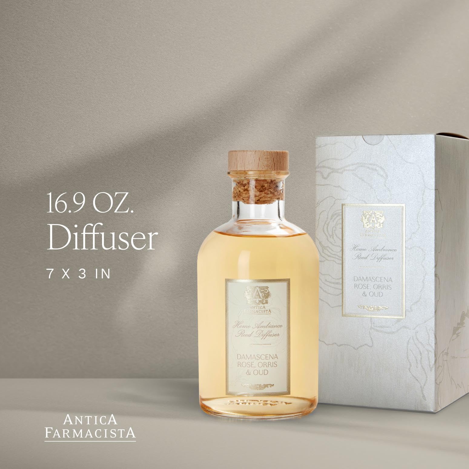 Antica Farmacista violet and orris note diffuser close-up for refined spaces.