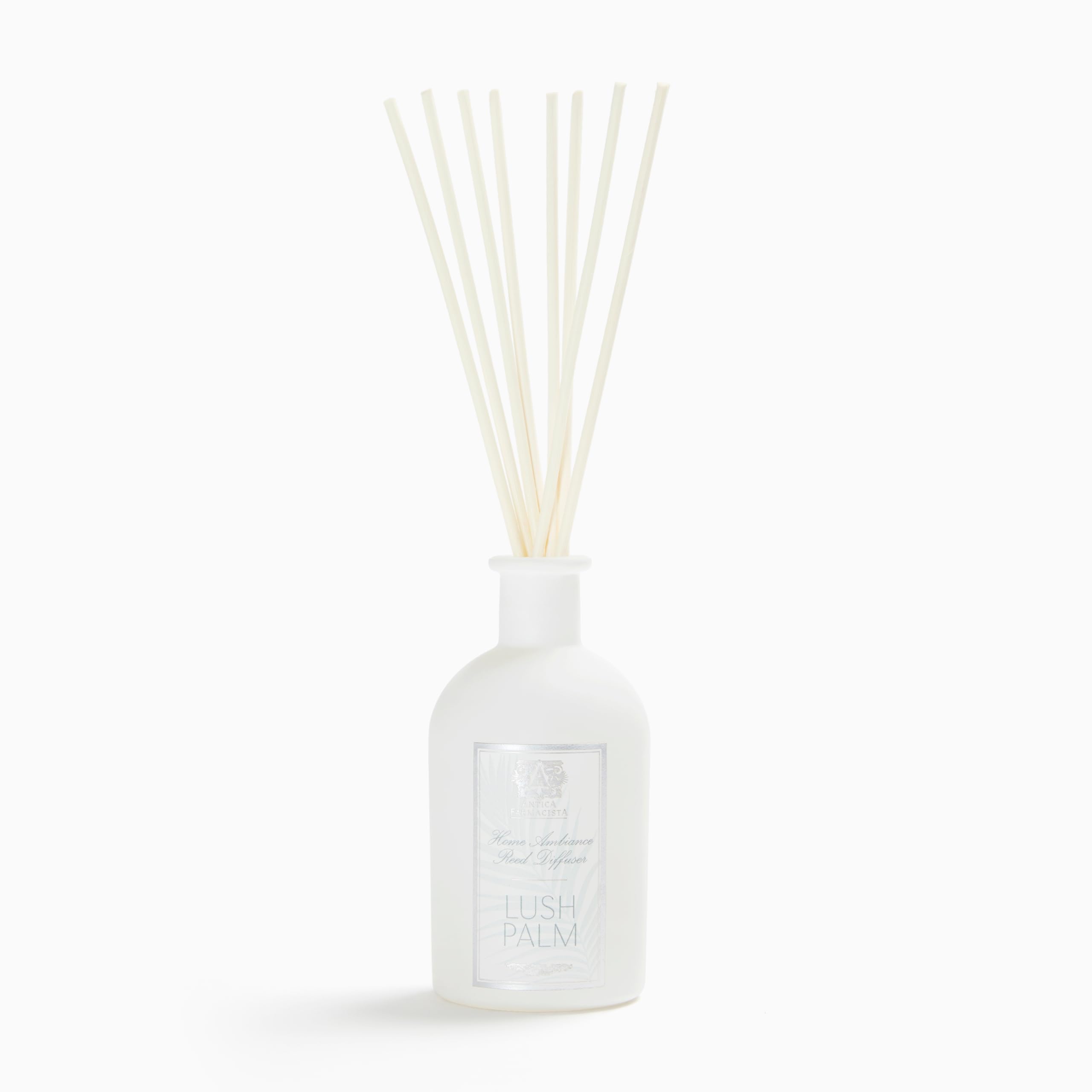 Antica Farmacista Windswept Palms diffuser releasing lush green Tahitian floral scent for spaces.