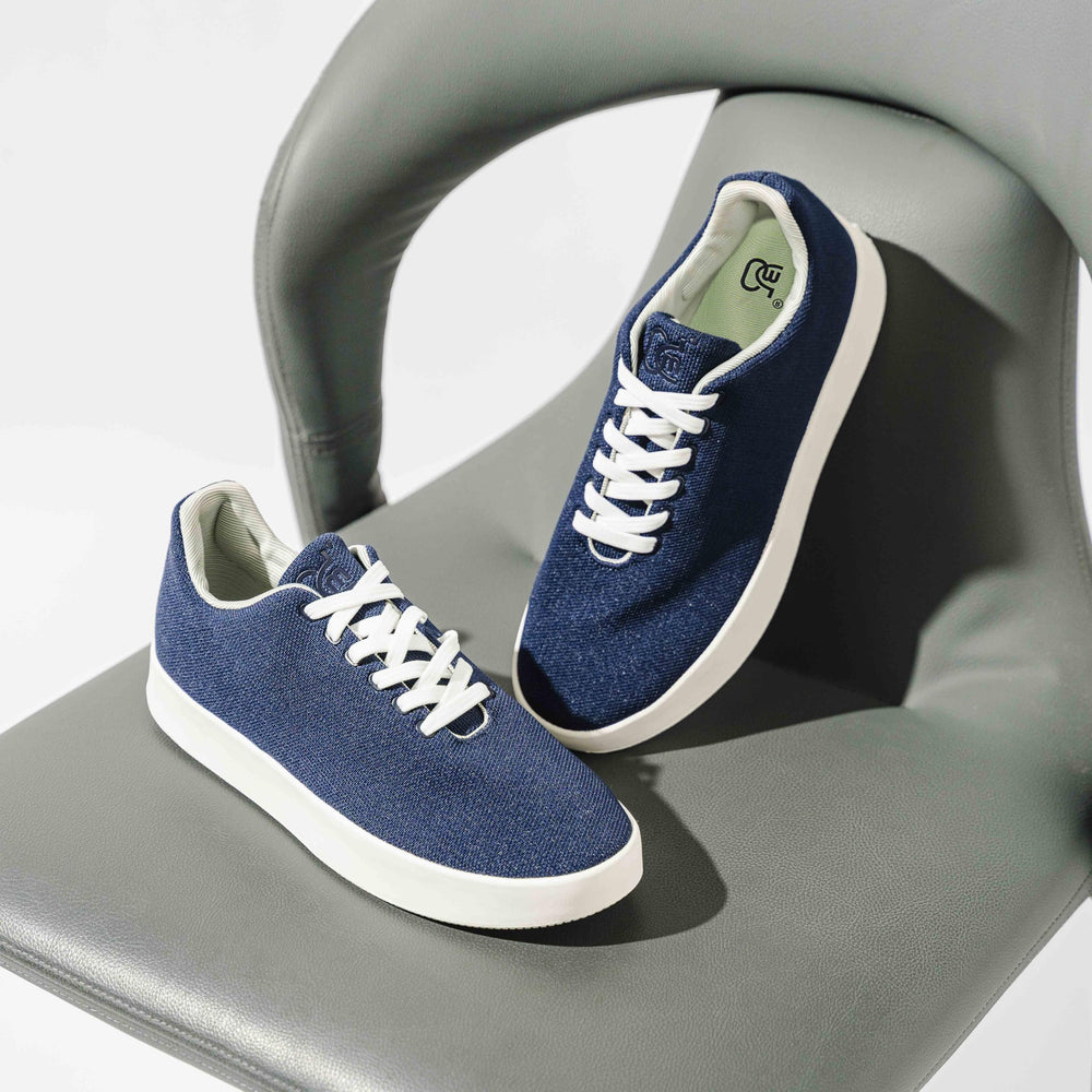 AOTENG STAR insoles in shoe demonstrating improved gait and reduced fatigue