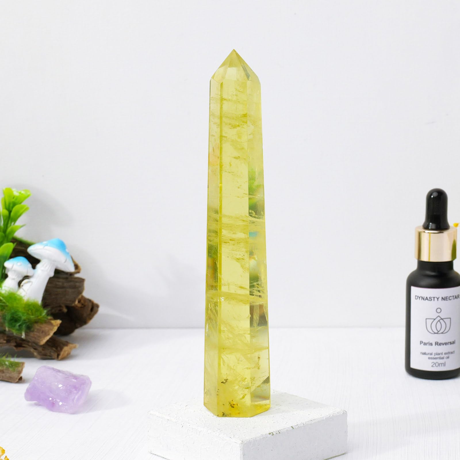 Apengshi Citrine Tower in hand demonstrates portable energy support during routines.