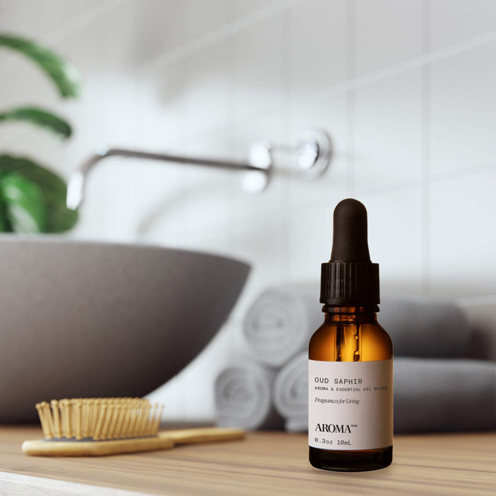 AromaTech Oud Saphir leather and sandalwood blend enriches spaces.