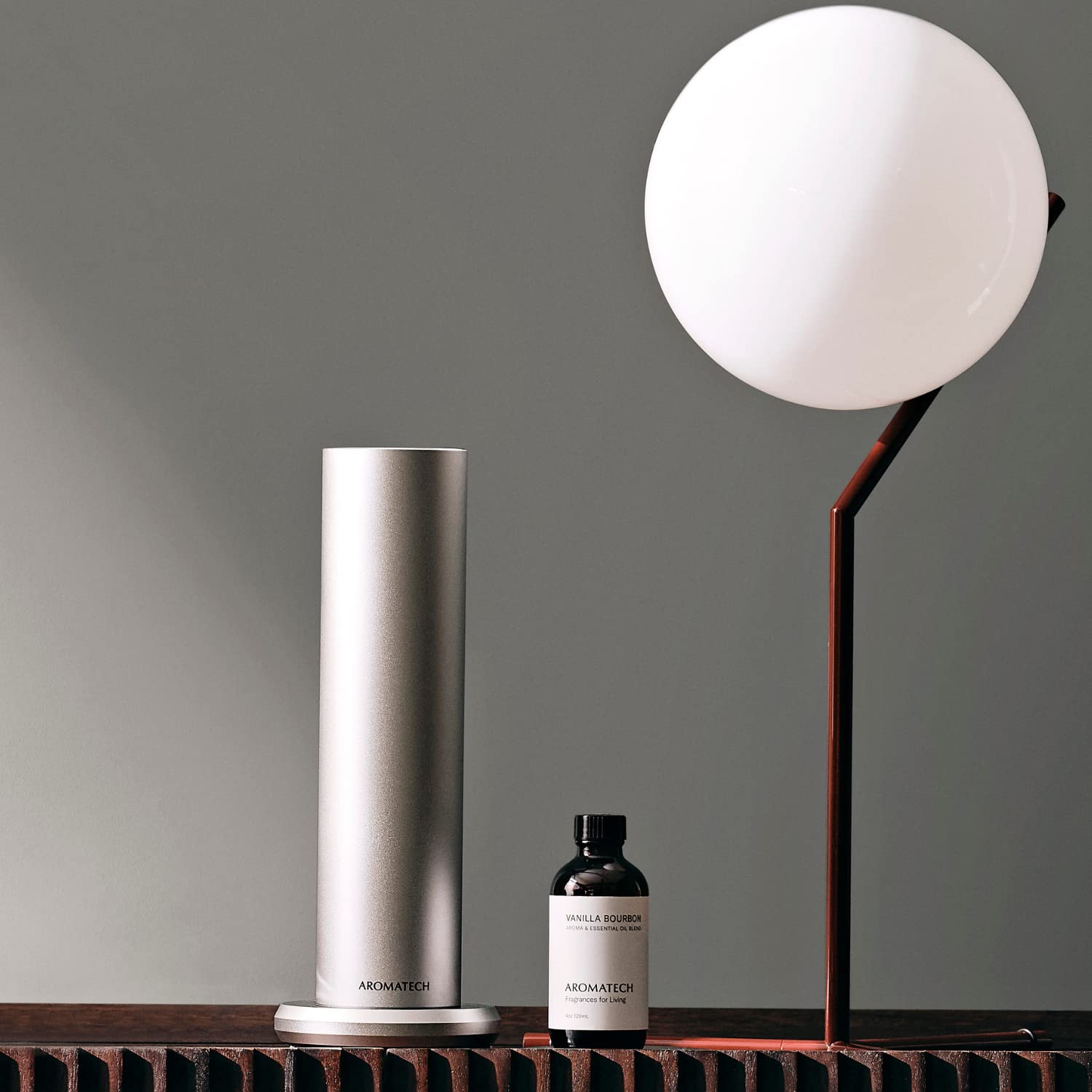 AromaTech Vanilla Bourbon diffuser scene promoting relaxing ambience.
