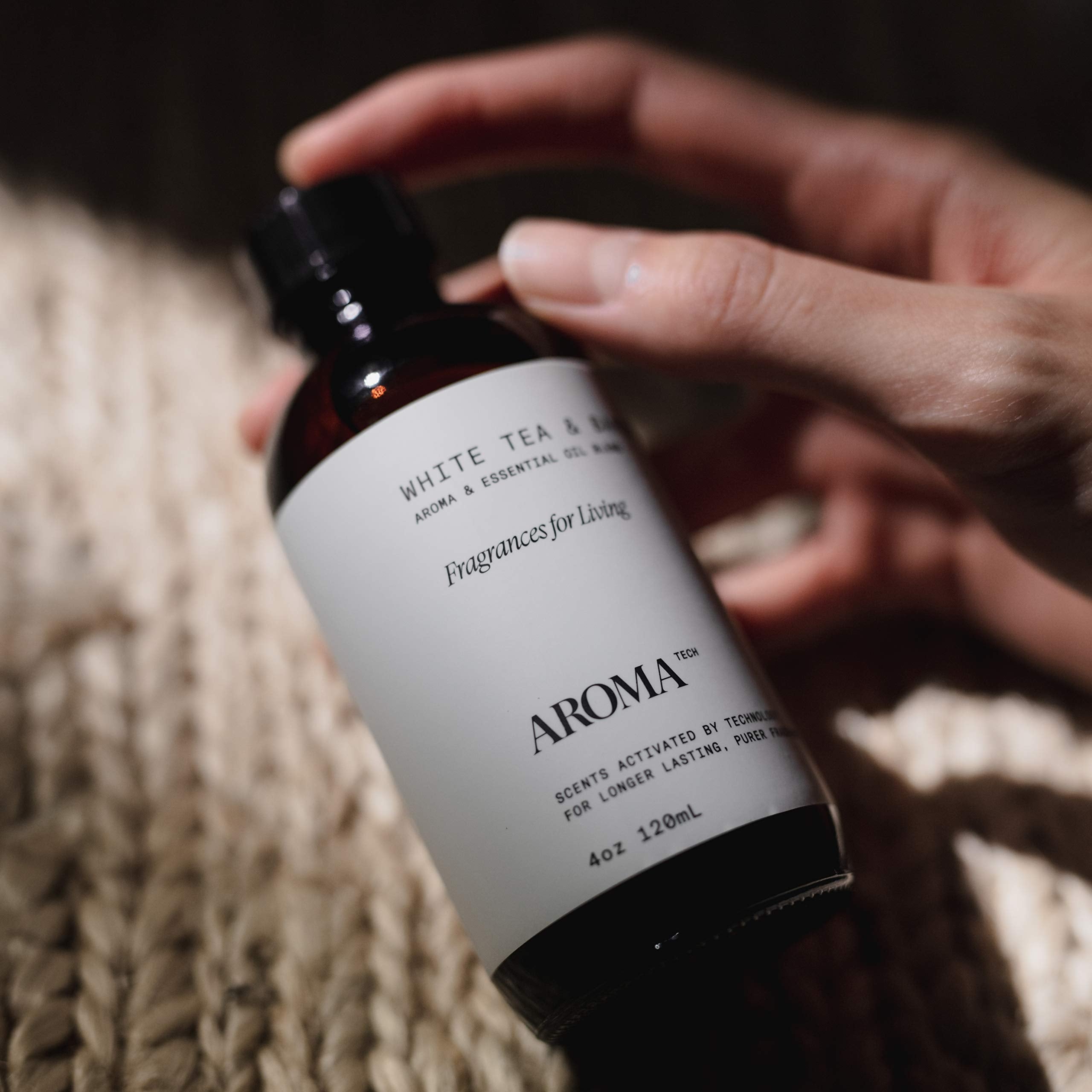 AromaTech White Tea & Bamboo label detail shows vegan and IFRA-certified blend.