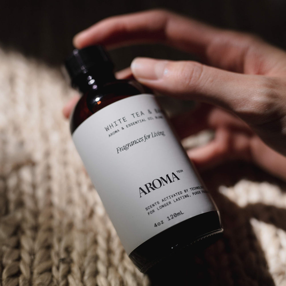 AromaTech White Tea & Bamboo label detail shows vegan and IFRA-certified blend.
