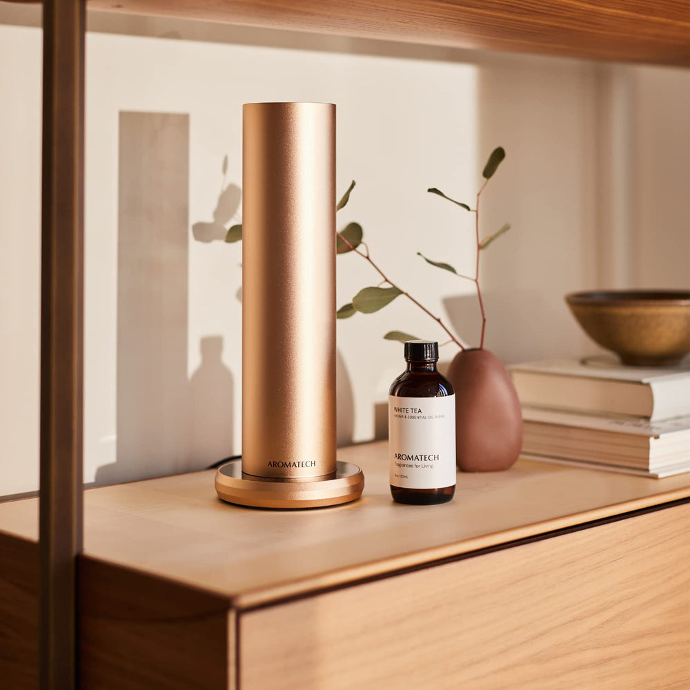 Aromatech White Tea diffuser scene in a room with hotel-like calm.