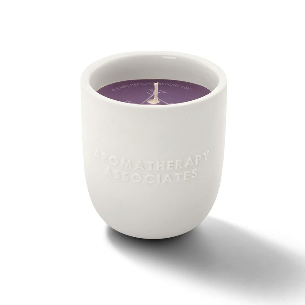De-Stress candle with frankincense oils to support a focused mood.