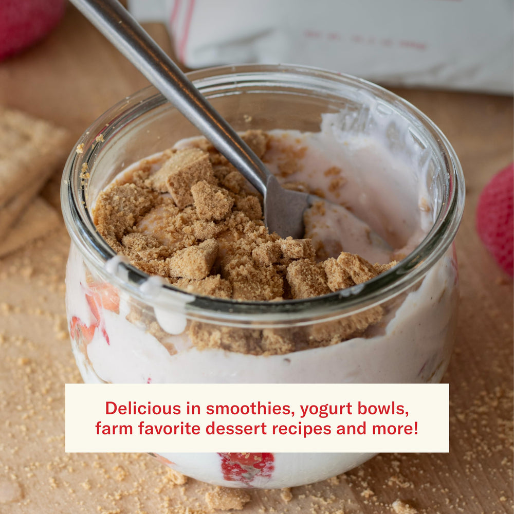 Ballerina Farm collagen peptides close-up added to smoothies
