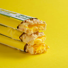 Barebells Lemon Cheesecake bar on-the-go moment for a fast breakfast.