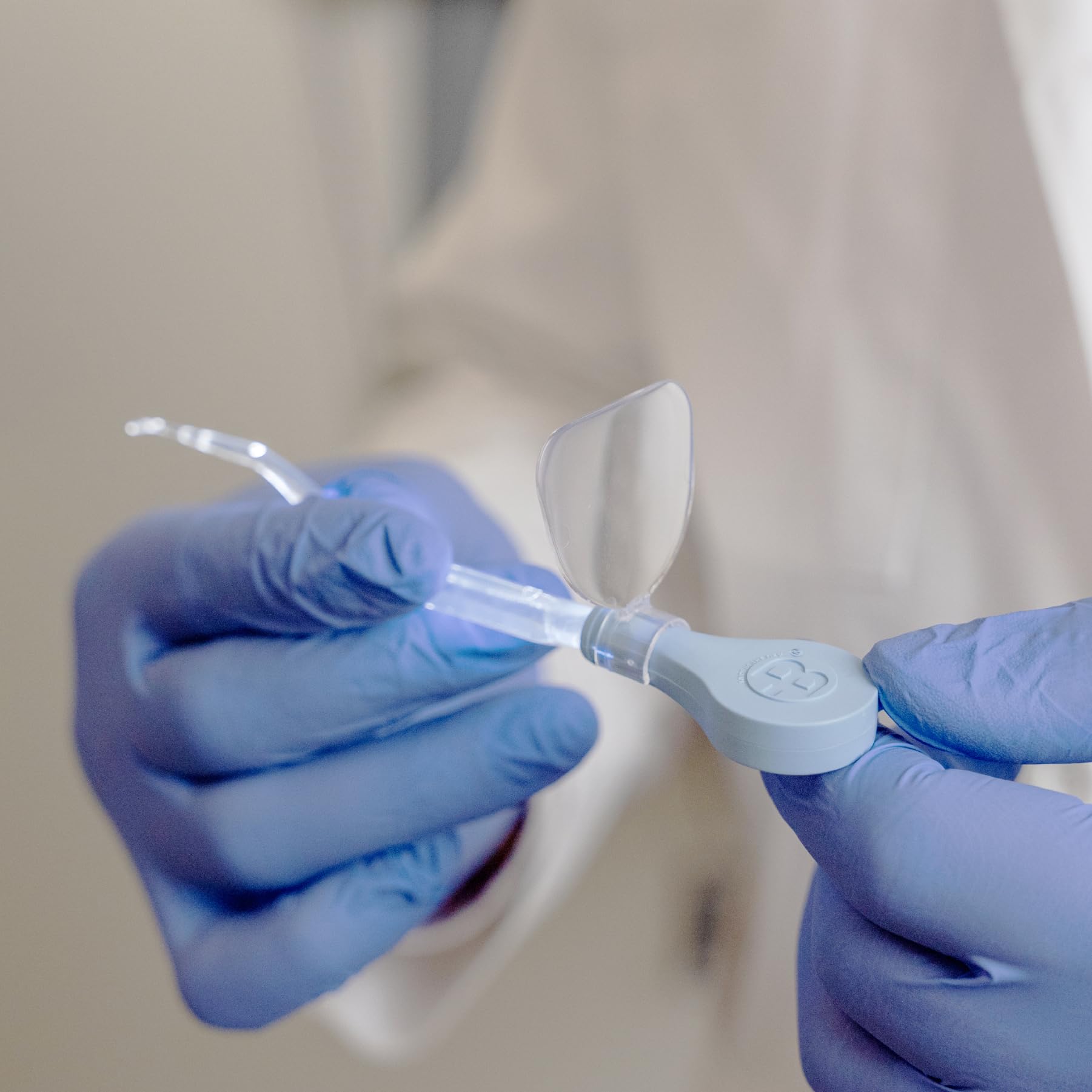 Bionix ClearLook ergonomic handle supports comfortable grip during delicate procedures