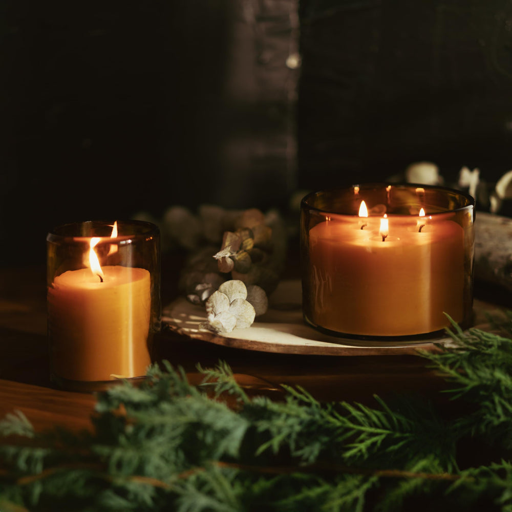 Bluecorn paraffin-free candle emphasizes clean burn and pure beeswax