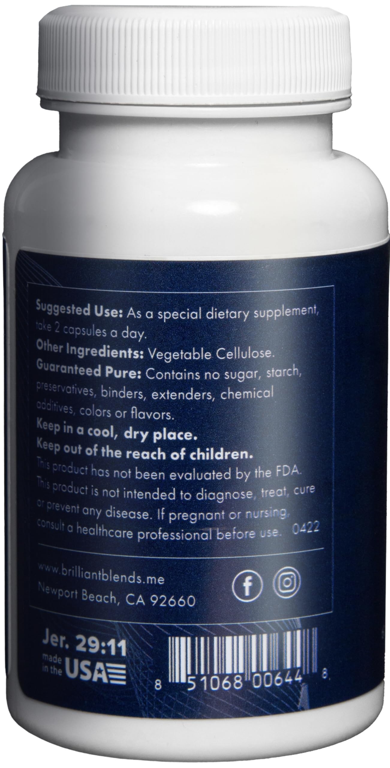 Brilliant Blends Adapt scoop dispensing powder for simple daily dosage.