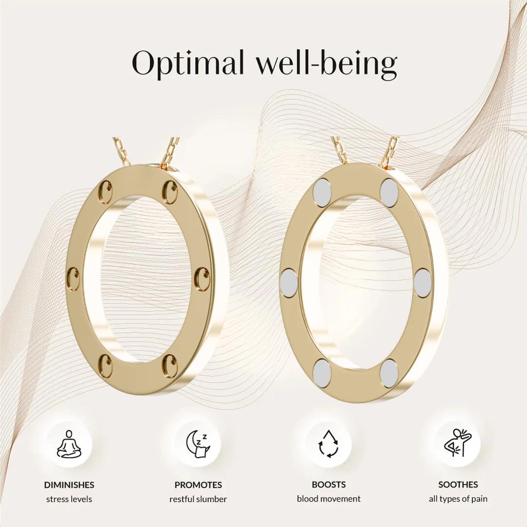CALMI adjustable chain demonstrates versatile sizing for comfortable wear.