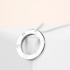 CALMI lightweight pendant about 5.5 g designed for effortless wear.