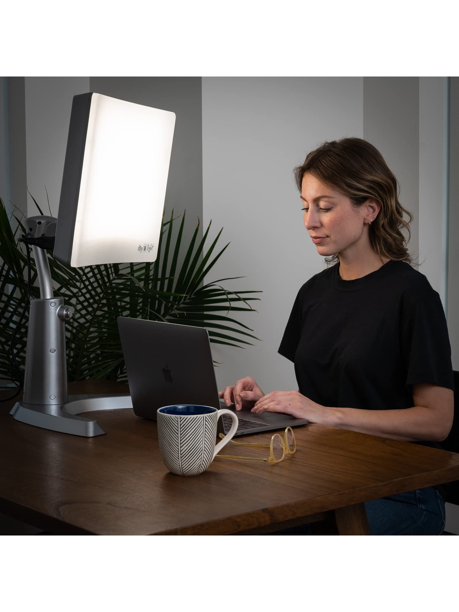 Carex Day-Light glare-free screen reduces eye strain during use.