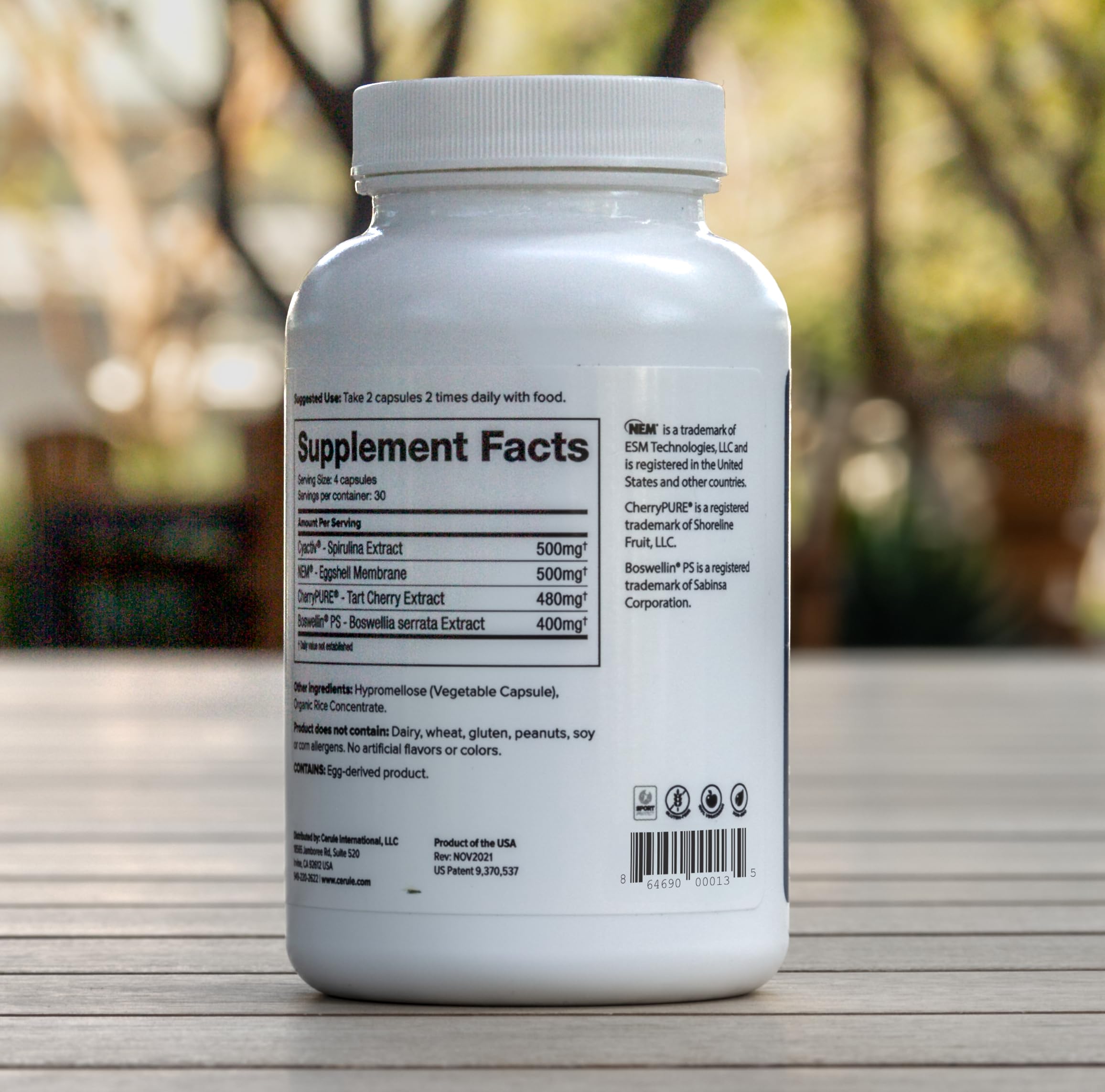 Cerule Cyactiv spirulina label closeup highlighting antioxidant-rich formula