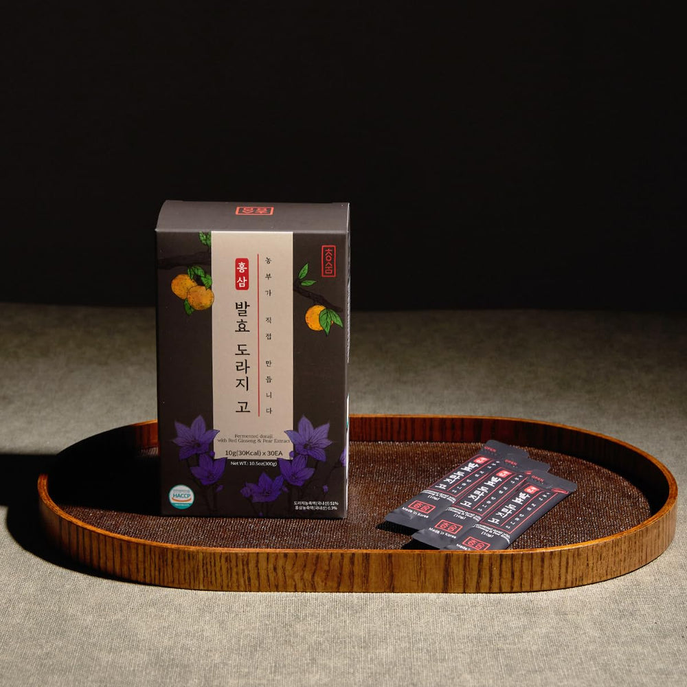 Cheongsum sachets of red ginseng with bellflower and pear for on-the-go consumption.