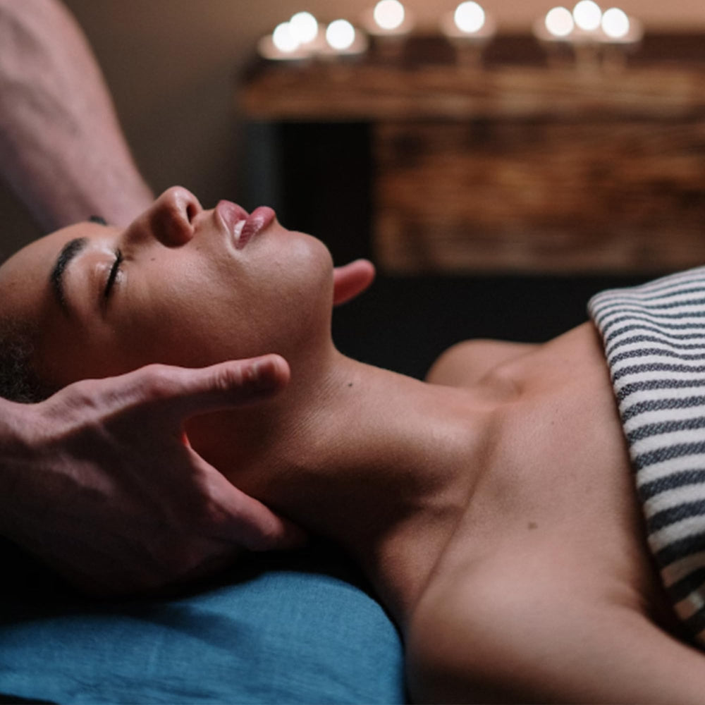 Cocojojo oil supports warm or cold massage applications.