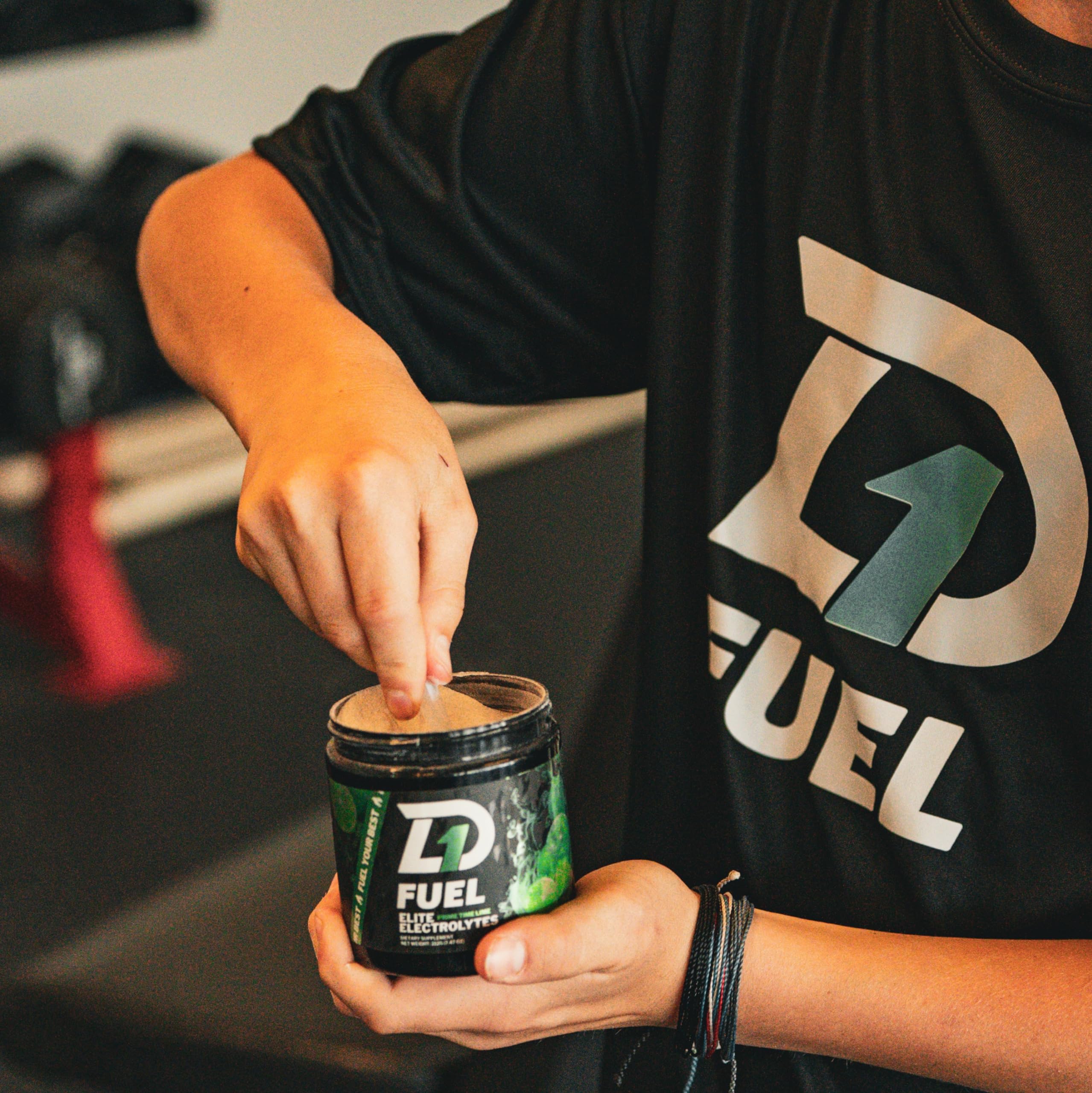 D1 Fuel Prime Time Lime hydration in a glass shows sugar-free, refreshing electrolyte drink