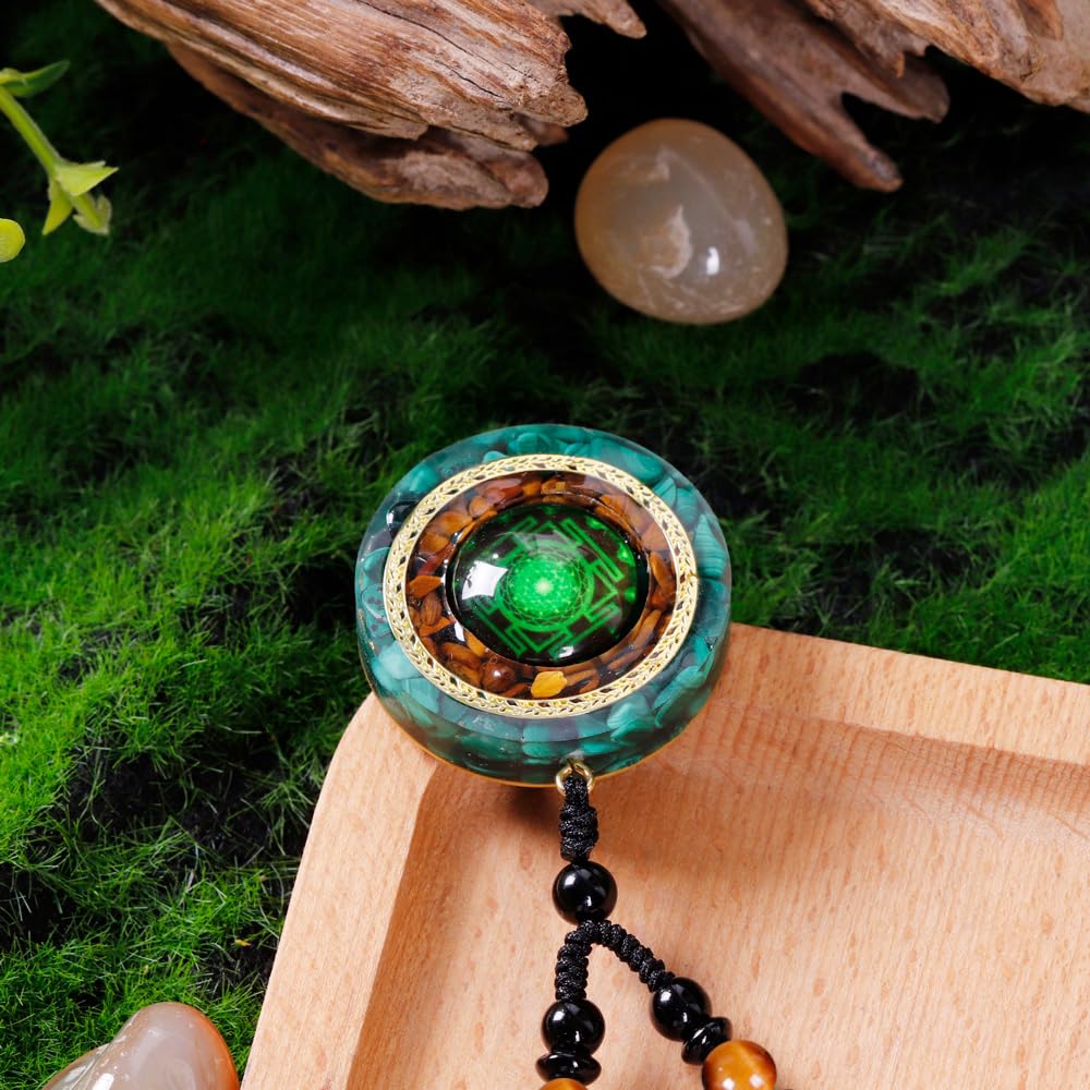 Day Day Up rotatable pendant for fingertip stress relief during calm moments