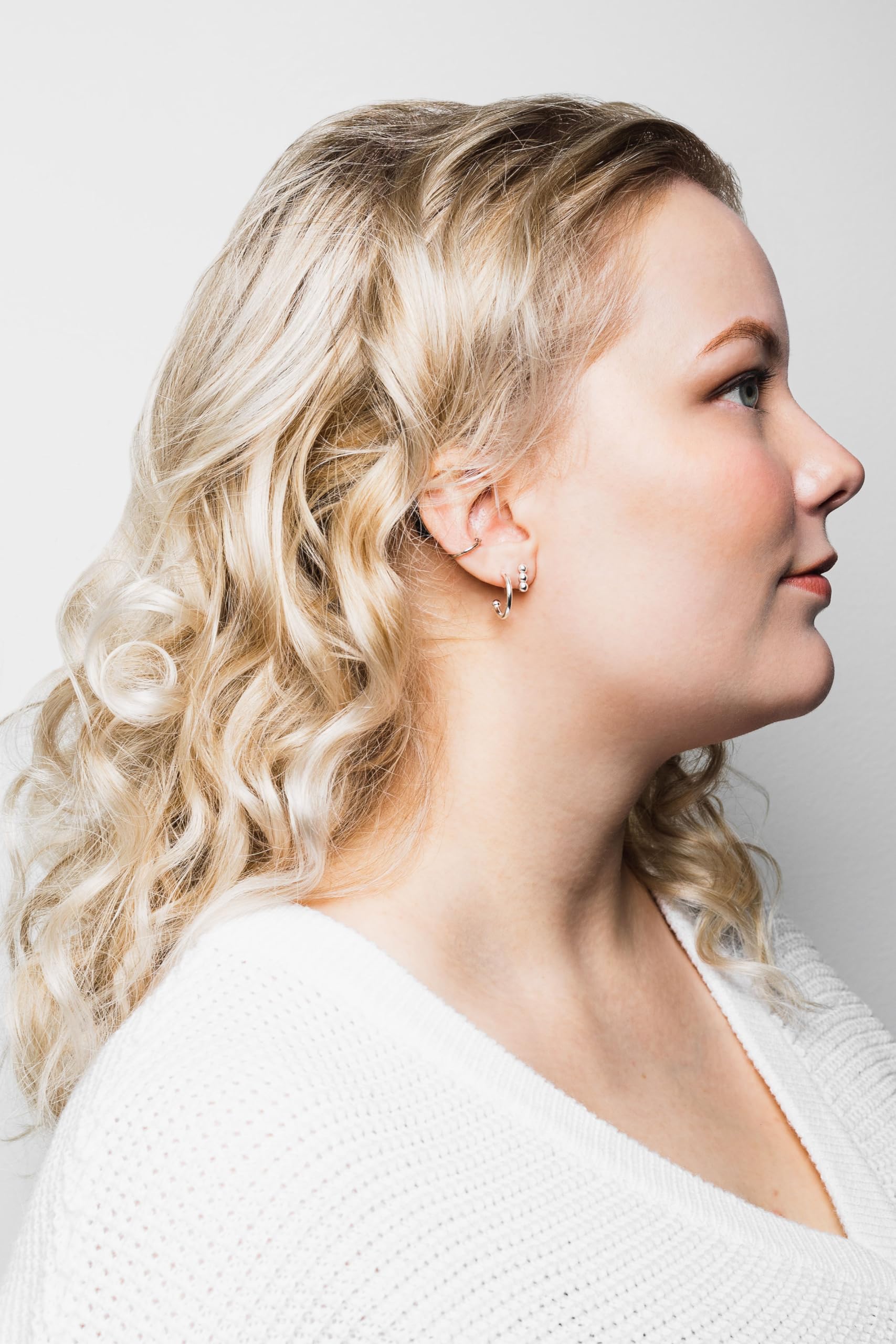 Deafmetal nickel-free safety rings reduce skin irritation for sensitive users.