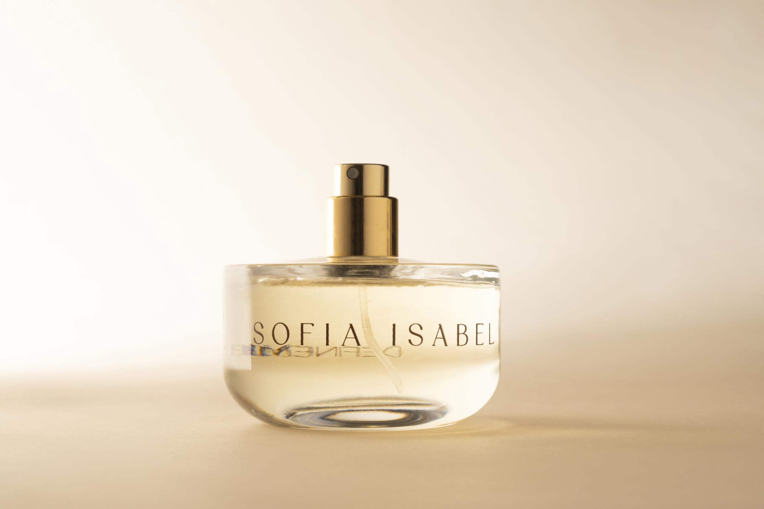 DefineMe Sofia Isabel bottle on skin during daily routine