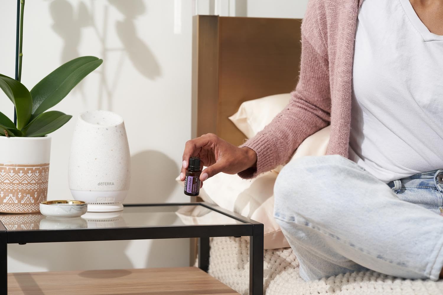 doTERRA Lavender Oil diffuser steam scene showing aroma diffusion