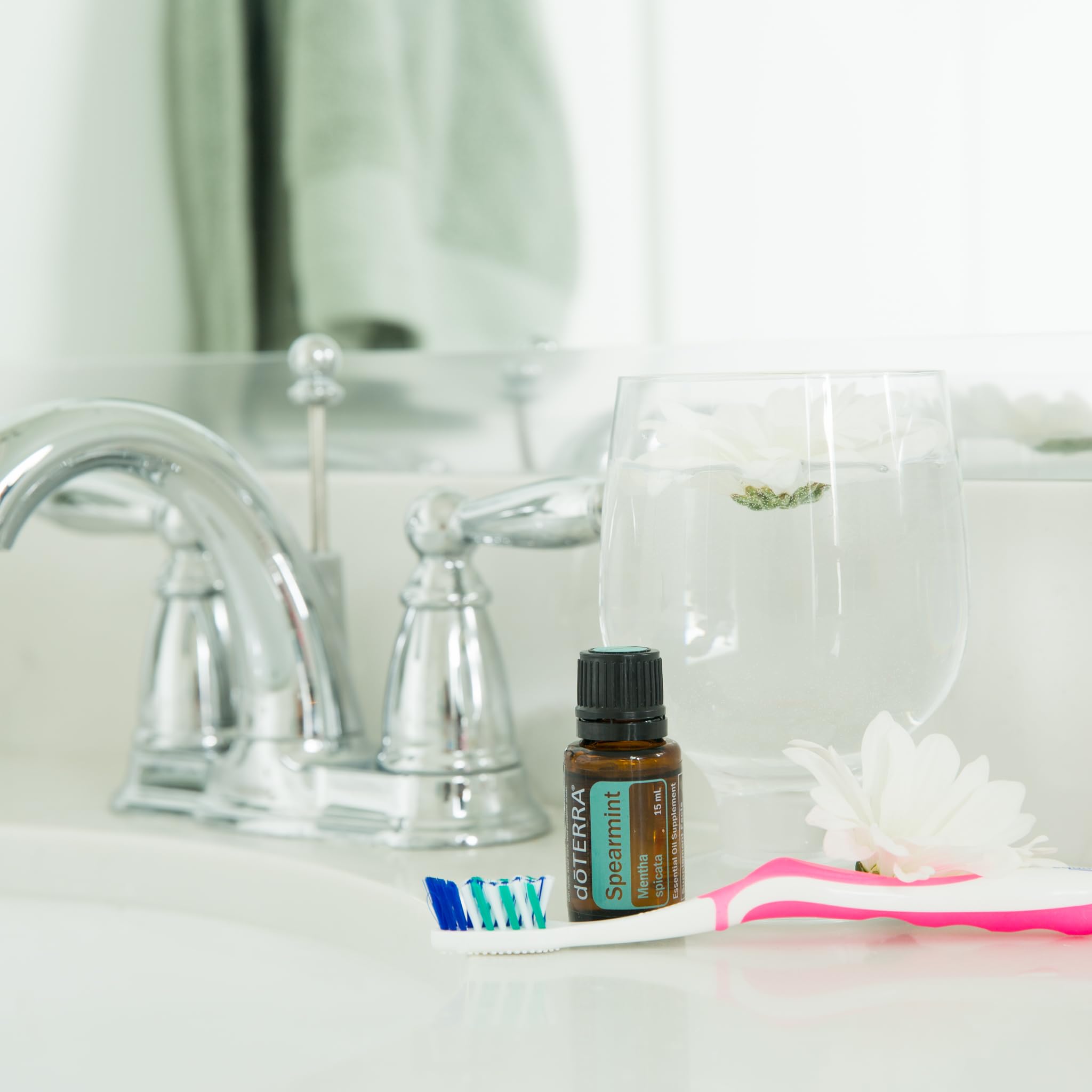 doTERRA Spearmint in desserts and drinks adds a light mint flavor.