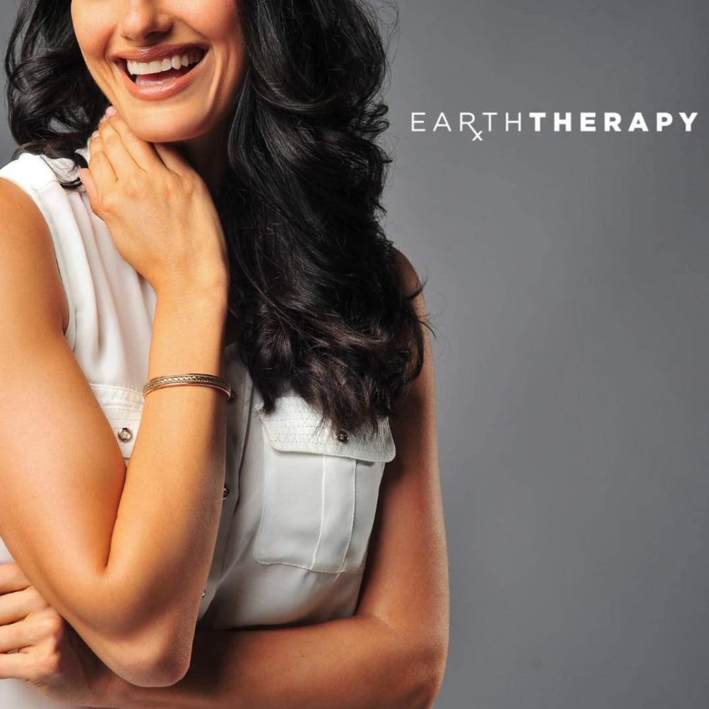 Earth Therapy six-neodymium magnets cuff reveals strong magnetic field around the wrist.