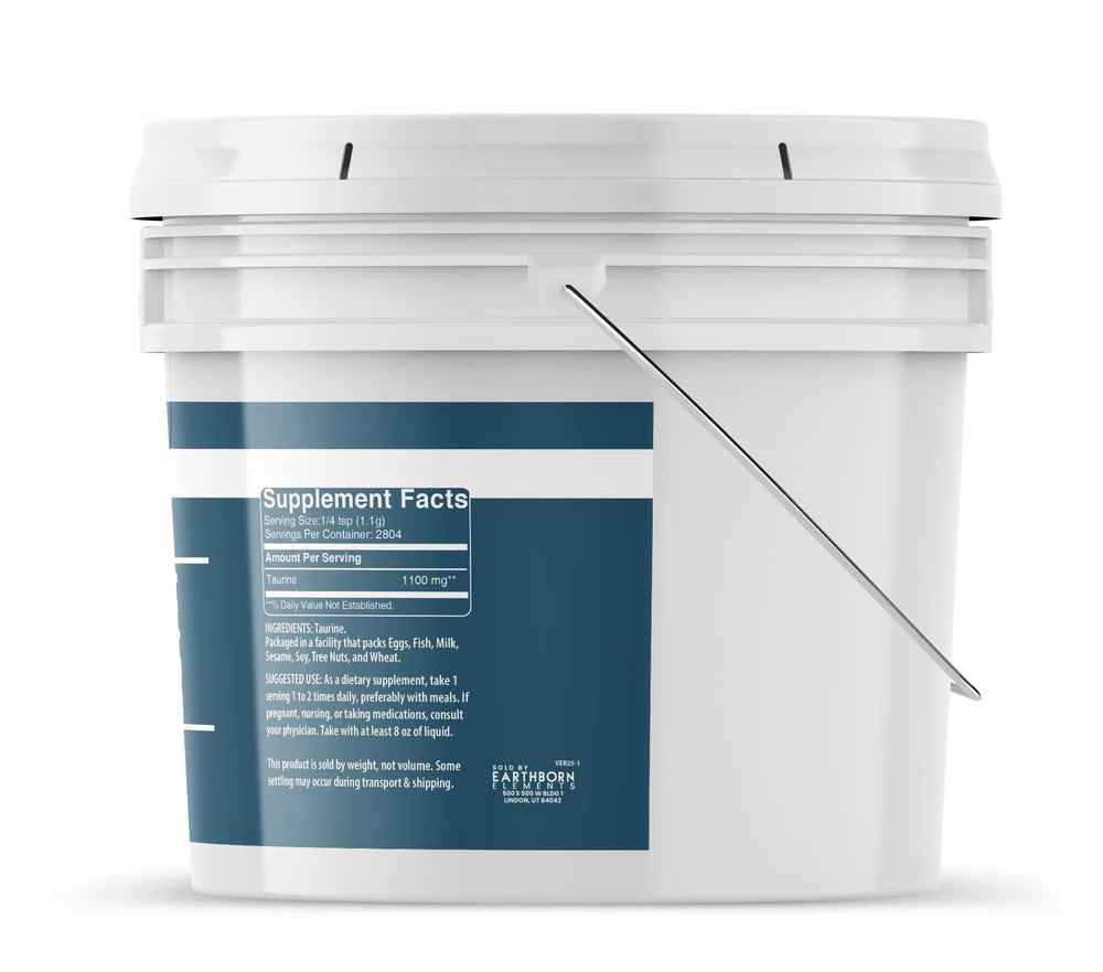 Earthborn Elements Taurine Powder scoop demonstrates convenient serving and precise measurement.