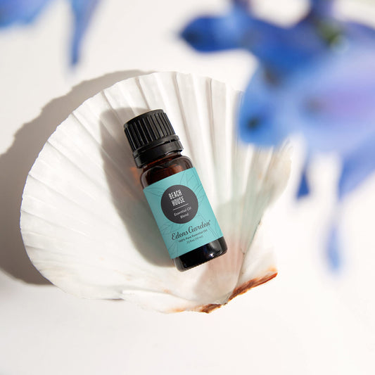 Edens Garden Beach House label closeup highlights citrus and sandalwood for refreshing diffusion
