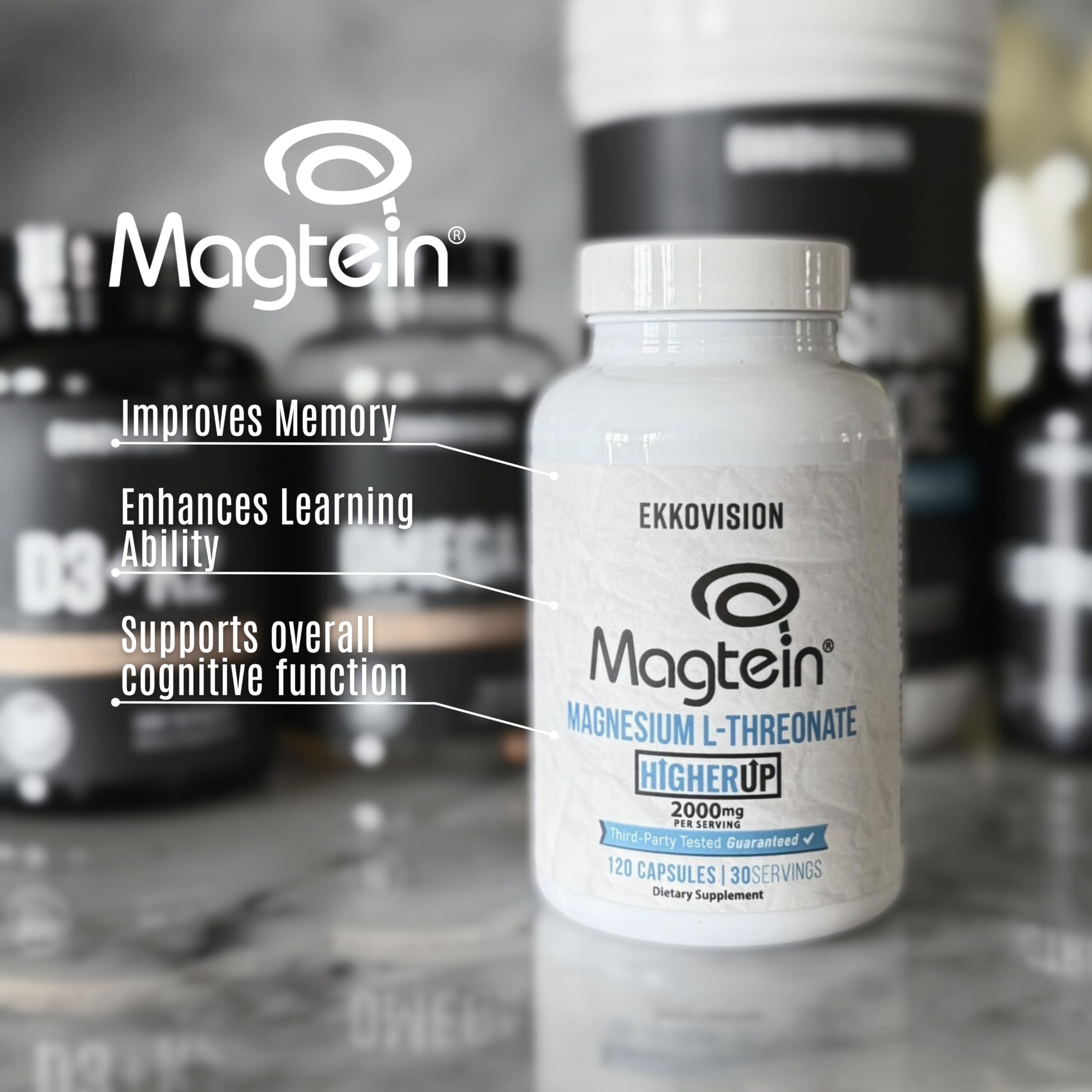 Pouring capsules from the Ekkovision Magtein bottle for a convenient daily ritual.