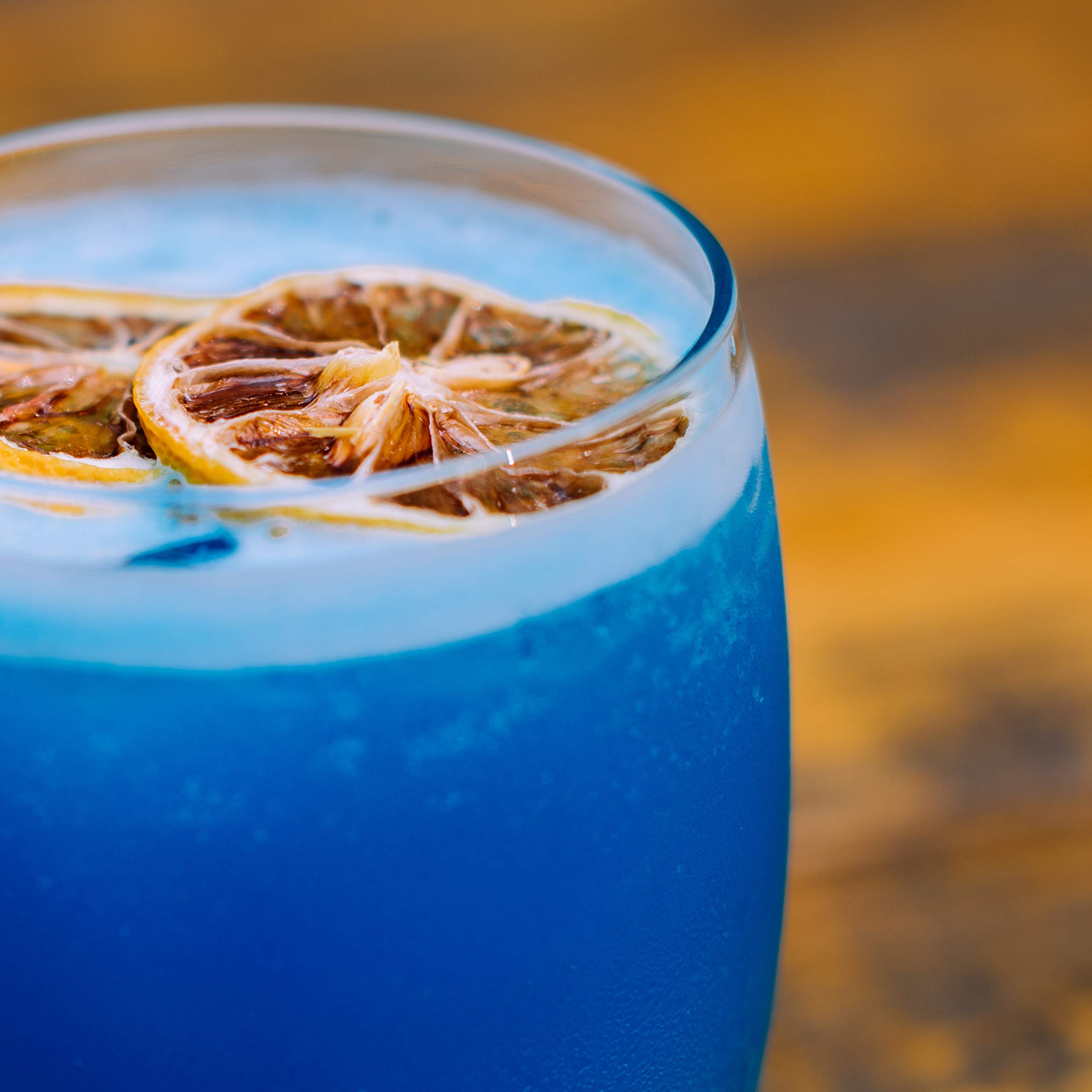 Ellie's Best blue spirulina powder blends easily with smoothies with barely-there taste.