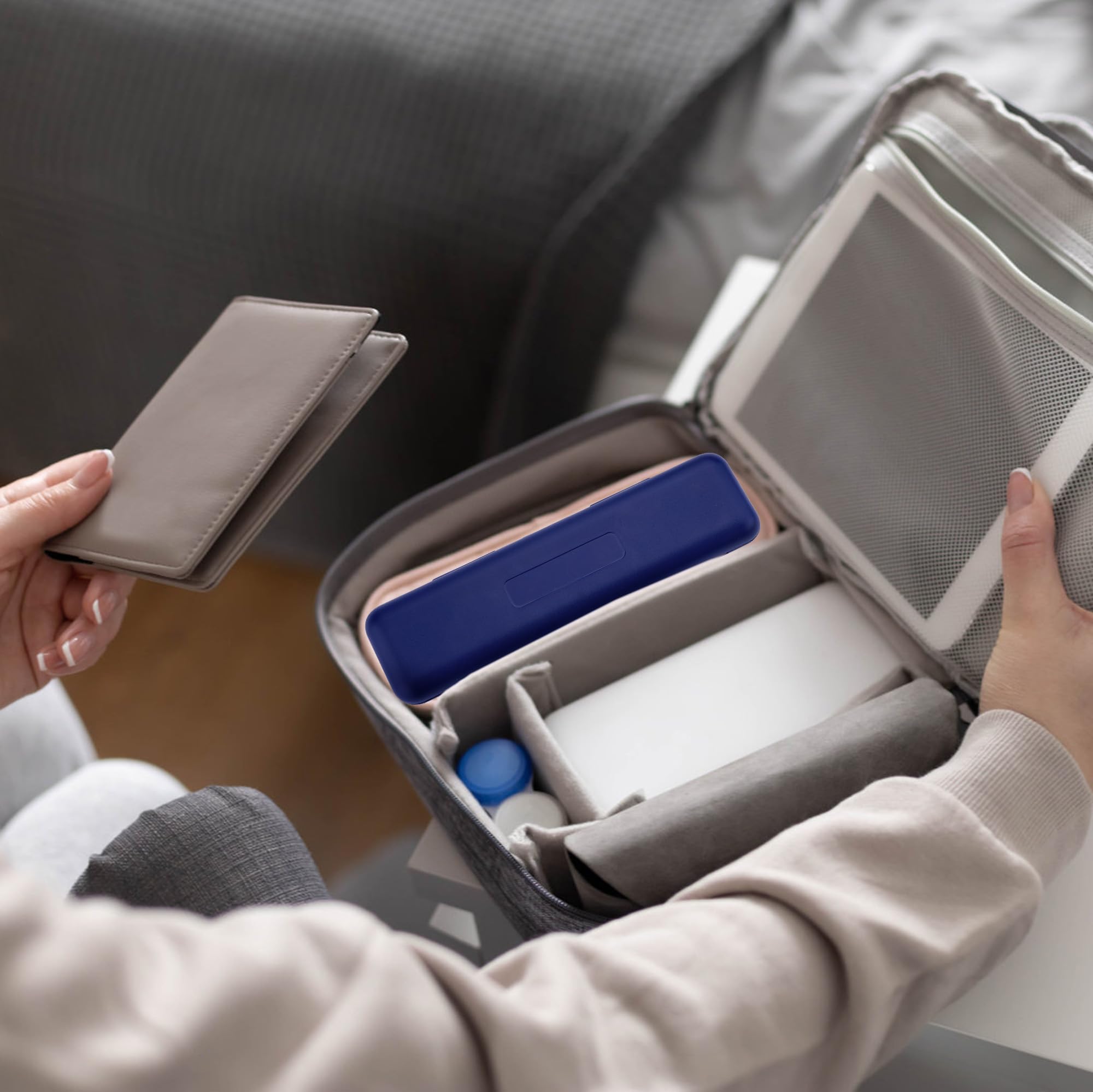 EvoLabTech compact injector with case open framing portable and reusable design.